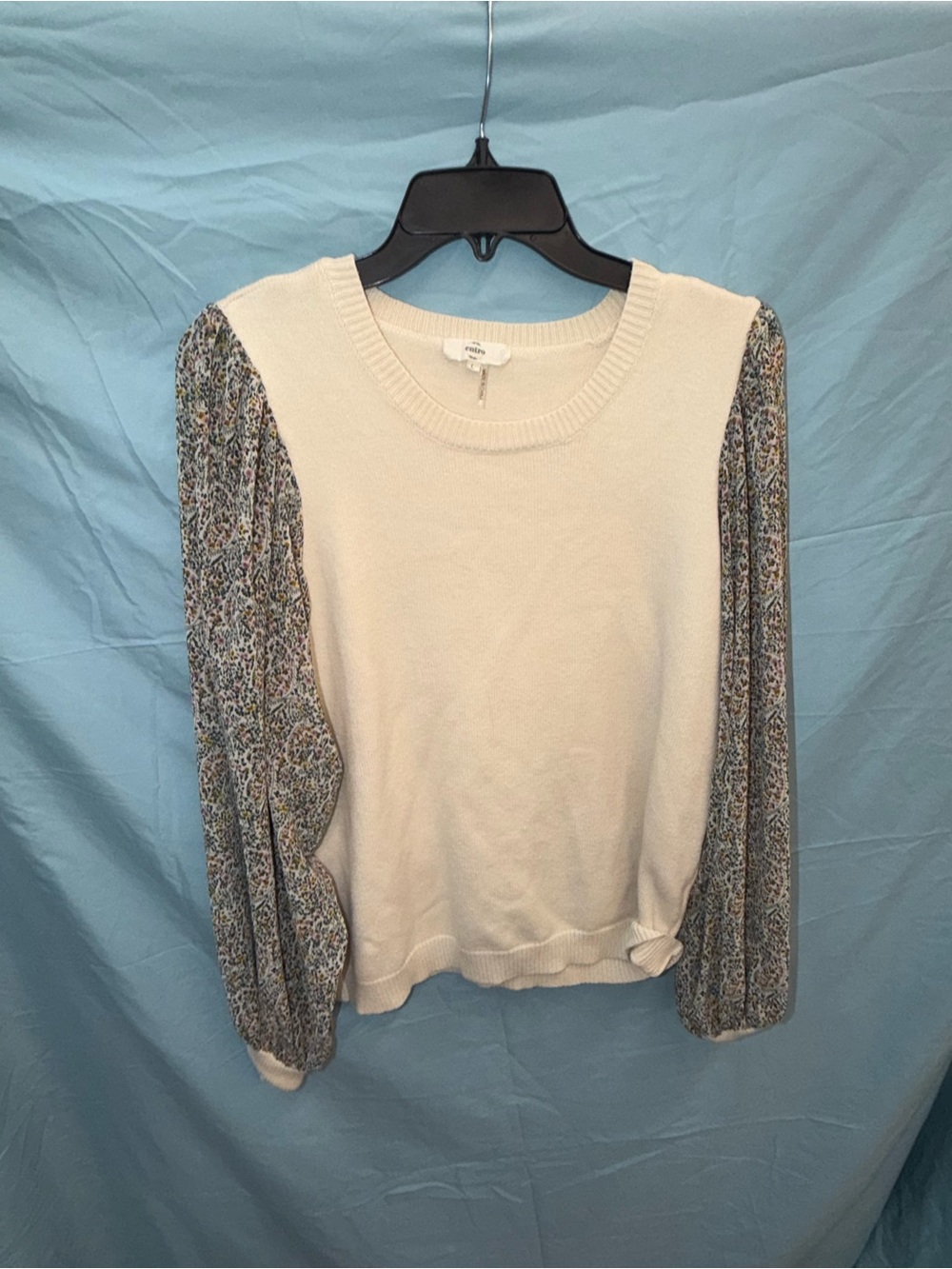 entro Cream Pullover with Floral Patterned Puff Sleeves